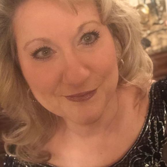 Meet your Posher, Iris - Picture 1 of 1